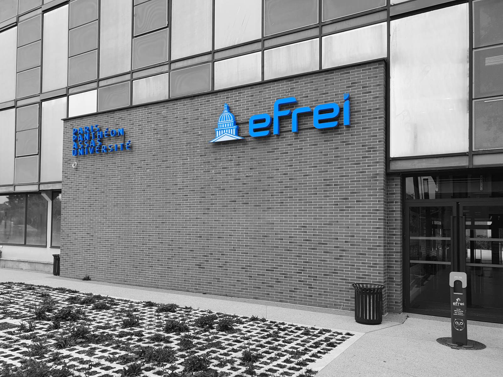 Réalisation de signalétique extérieure à Paris