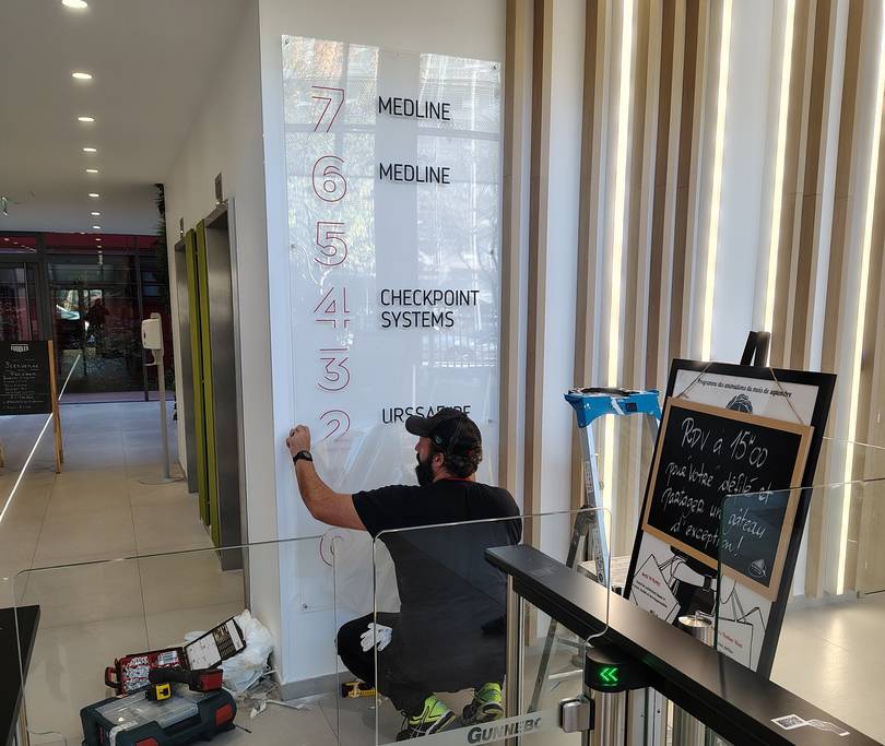 Habillage publicitaire de bungalow de chantier Courbevoie 92026 Hauts-de-Seine