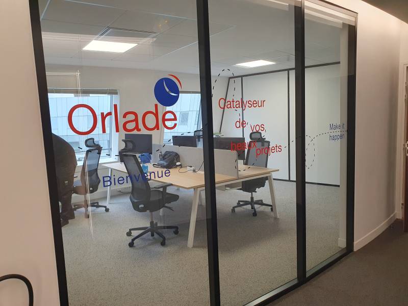 Signalétique vitrophanie 