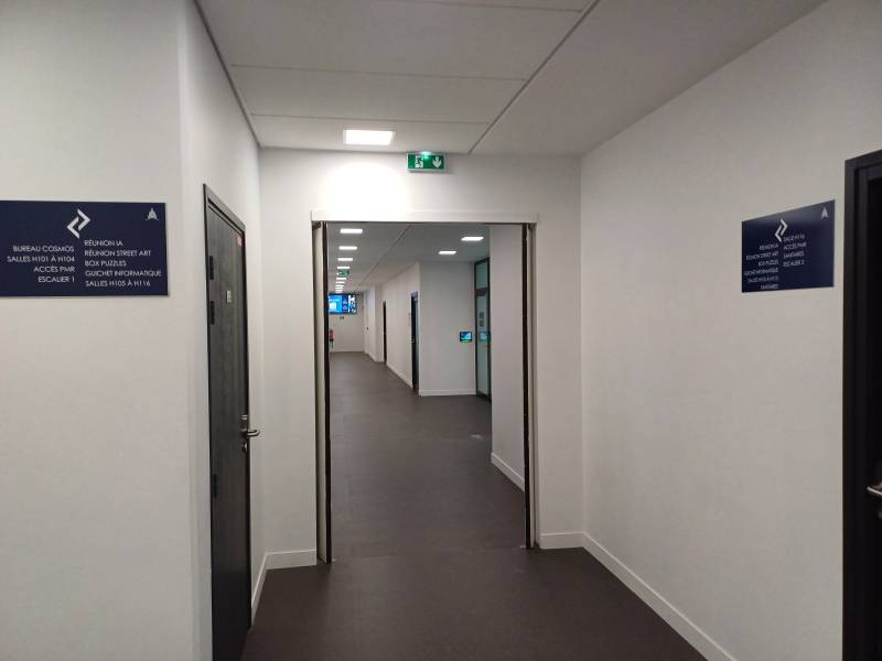 Conception de signaletique intérieure directionnelle vers Paris