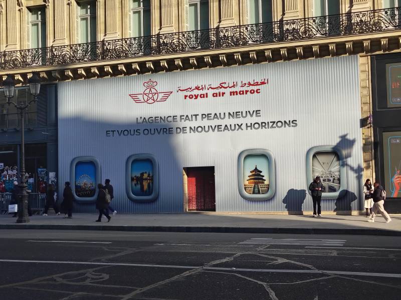 Habillage de la façade Royal Air Maroc à Paris
