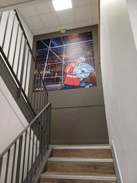 Signalétique intérieure dans un batiment tertiaire à Rungis