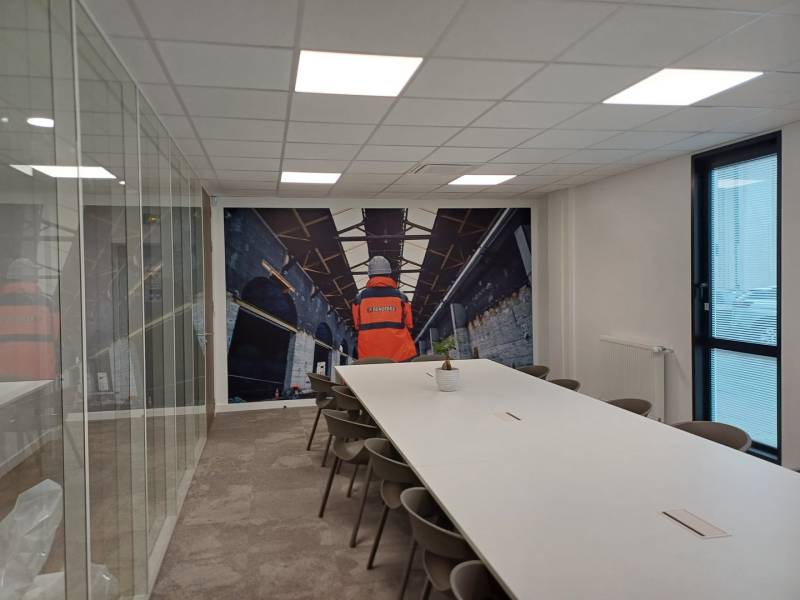 Création de signalétique sur mesure pur entreprise dans le 94