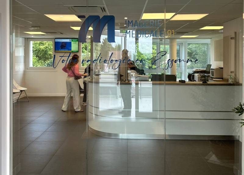 Vitrophanie pour centre Imagerie Médicale en Essonne